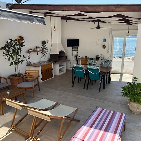 Beach House Oasis Villa Livak คาชเตลา ภายนอก รูปภาพ