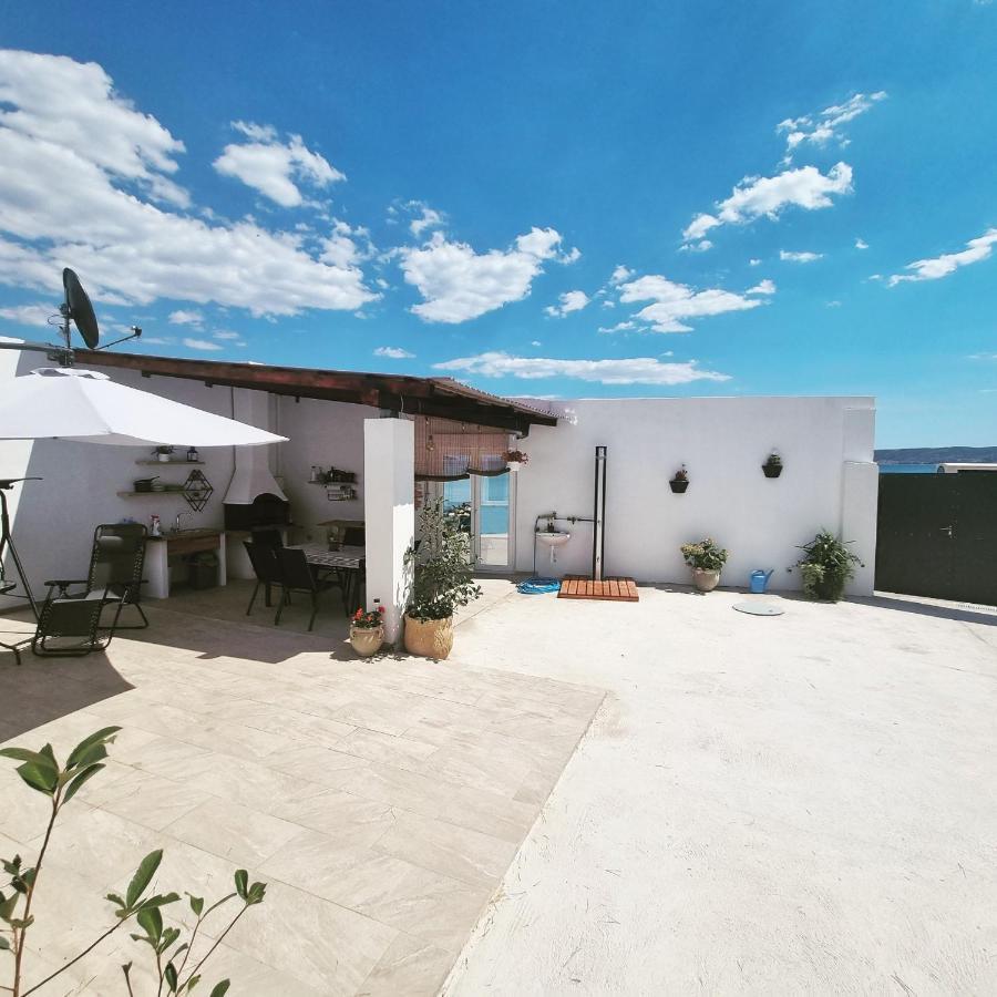 Beach House Oasis Villa Livak คาชเตลา ภายนอก รูปภาพ