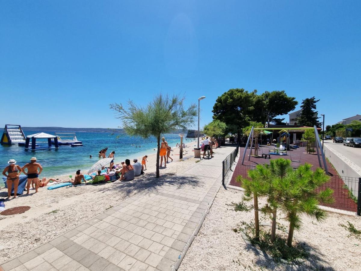 Beach House Oasis Villa Livak คาชเตลา ภายนอก รูปภาพ