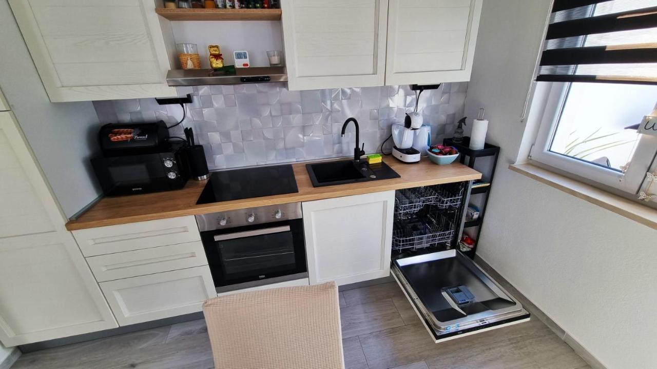 Beach House Oasis Villa Livak คาชเตลา ภายนอก รูปภาพ