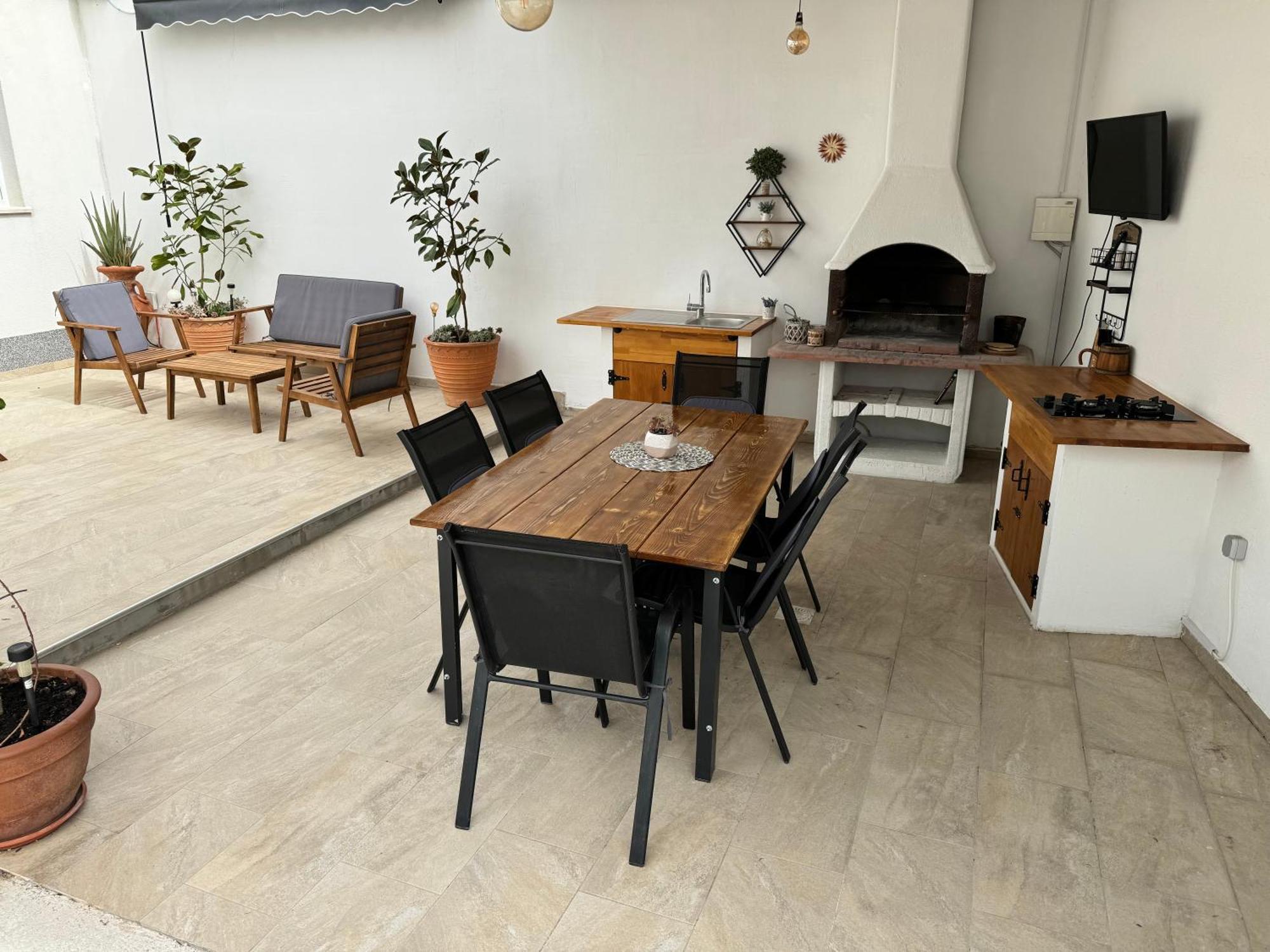 Beach House Oasis Villa Livak คาชเตลา ภายนอก รูปภาพ