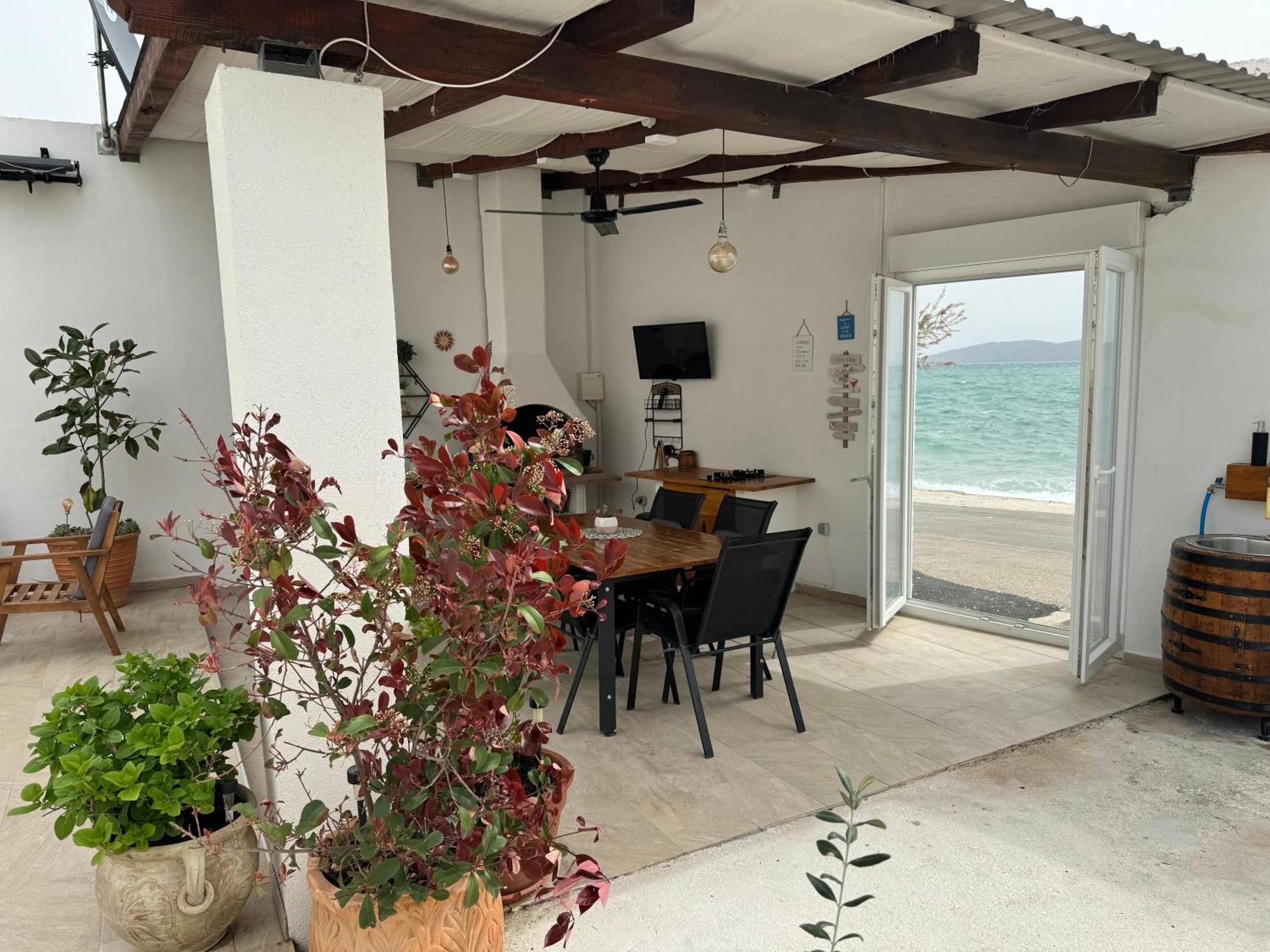 Beach House Oasis Villa Livak คาชเตลา ภายนอก รูปภาพ