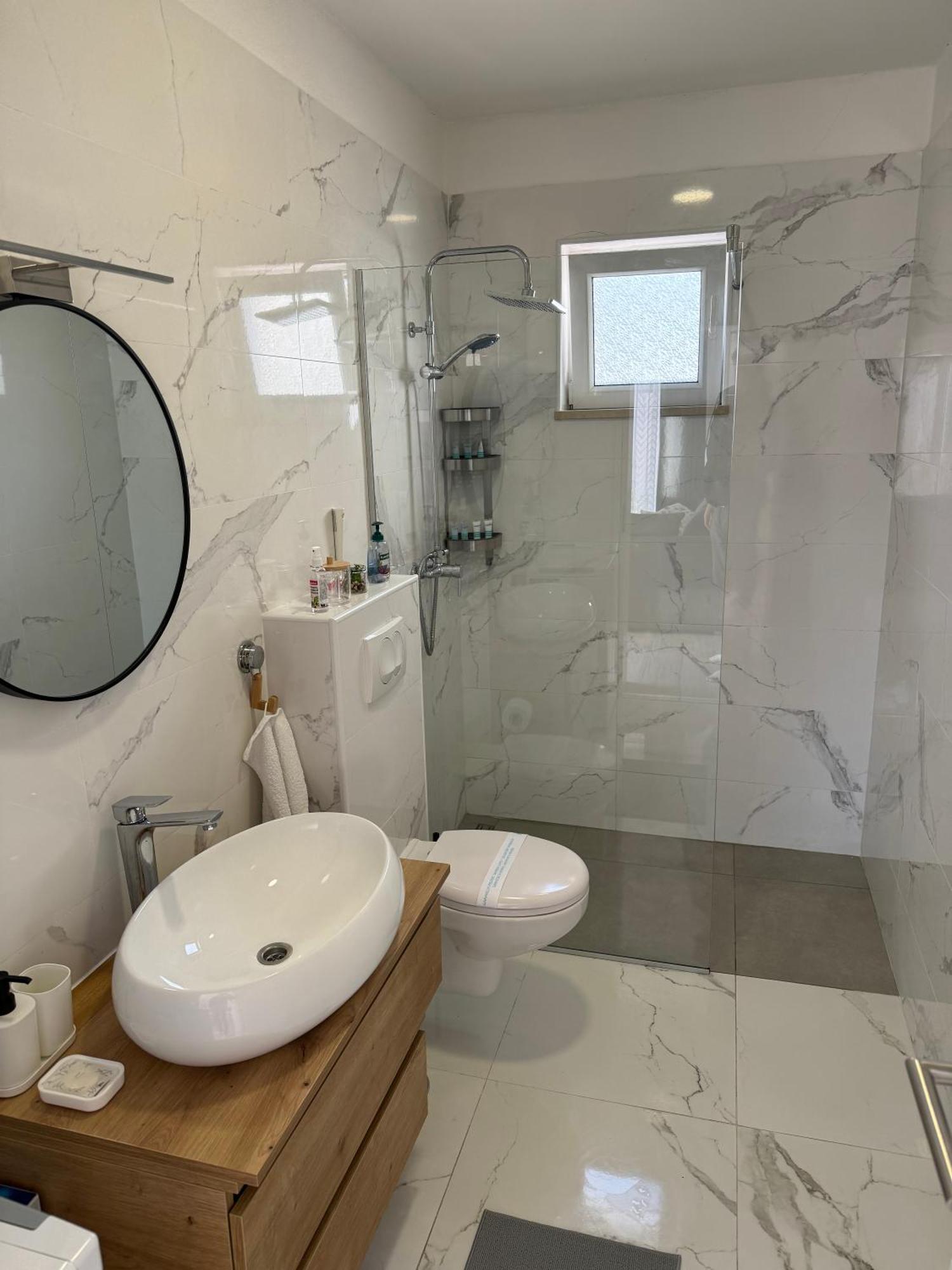 Beach House Oasis Villa Livak คาชเตลา ภายนอก รูปภาพ