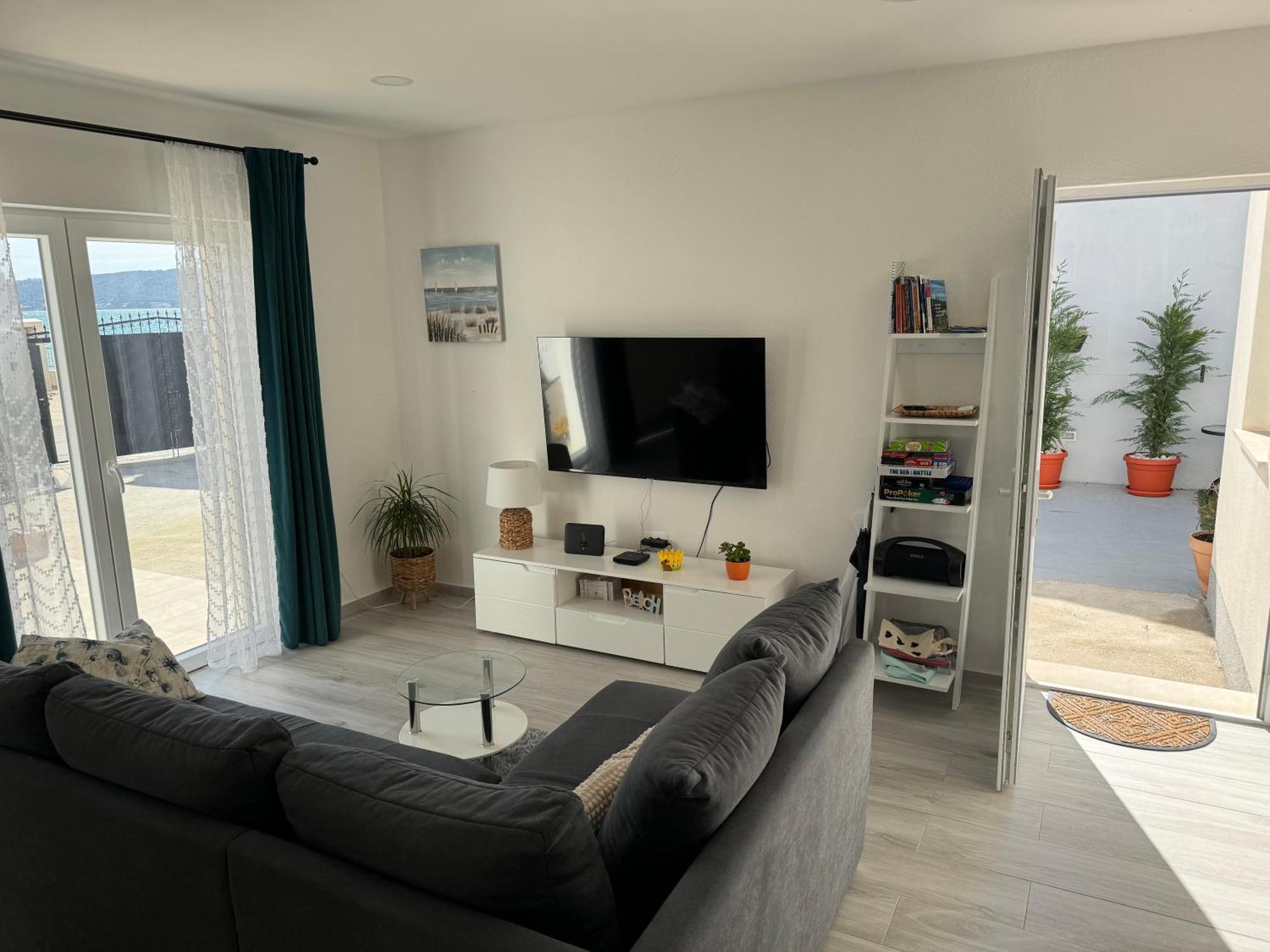 Beach House Oasis Villa Livak คาชเตลา ภายนอก รูปภาพ
