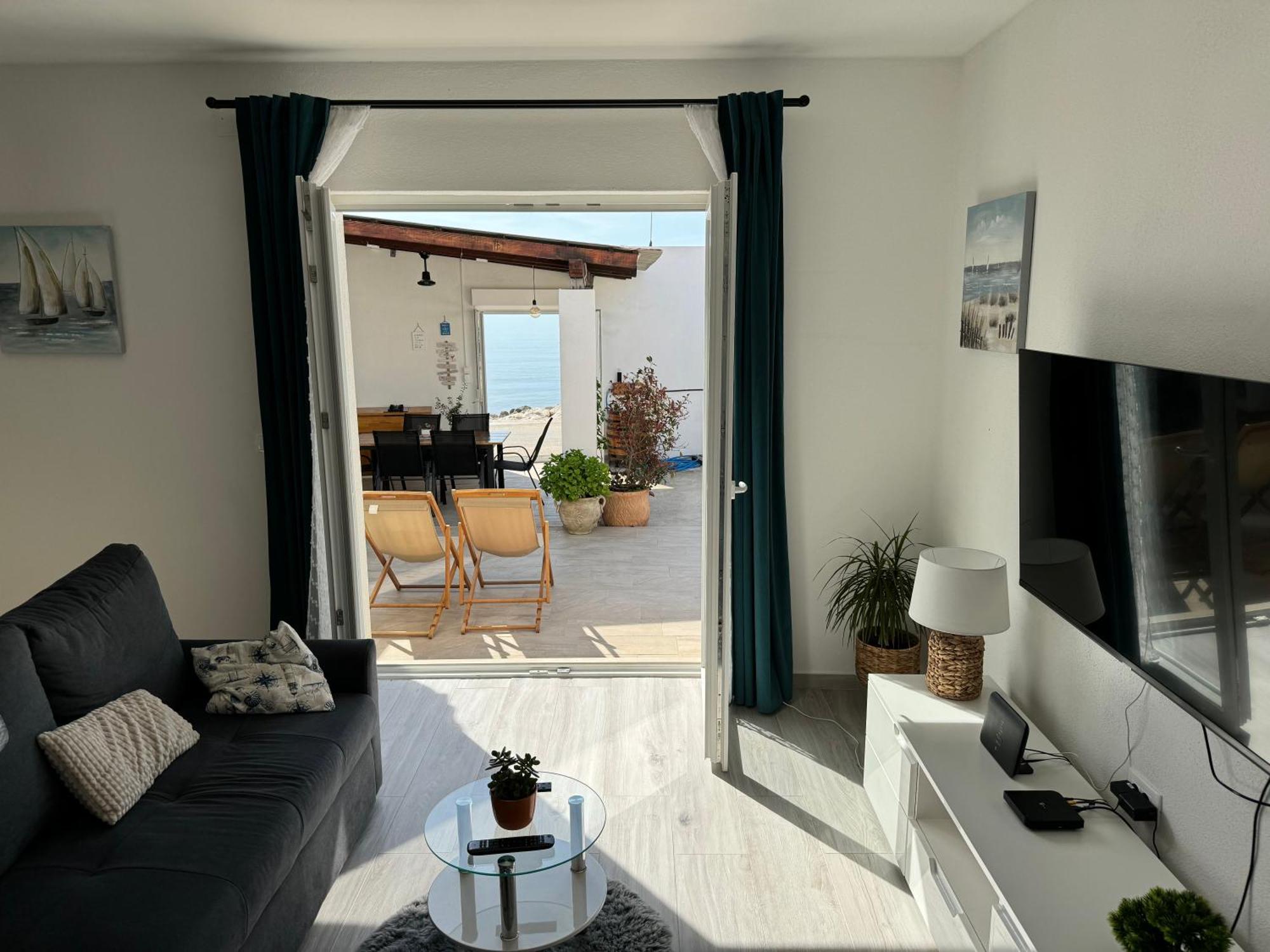 Beach House Oasis Villa Livak คาชเตลา ภายนอก รูปภาพ