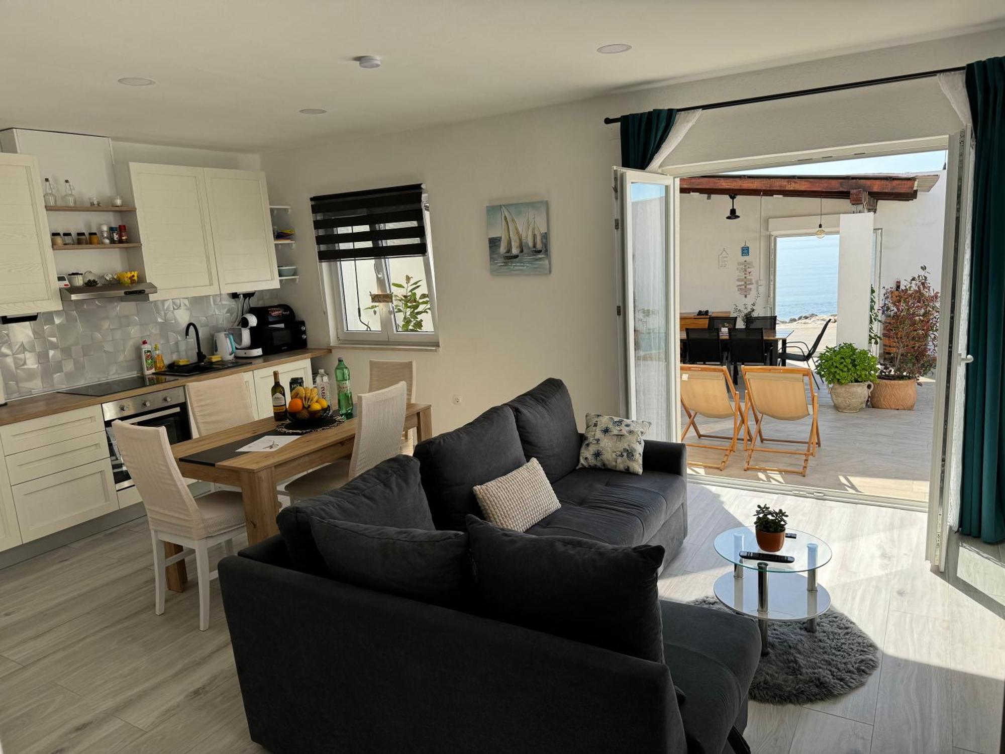 Beach House Oasis Villa Livak คาชเตลา ภายนอก รูปภาพ