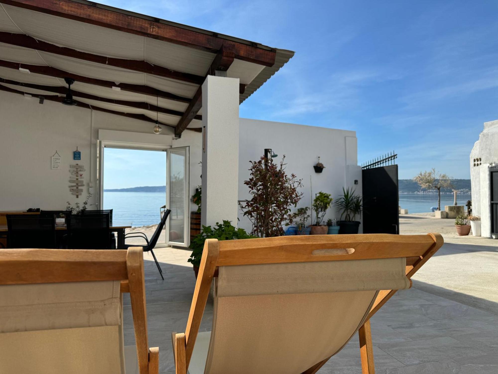 Beach House Oasis Villa Livak คาชเตลา ภายนอก รูปภาพ