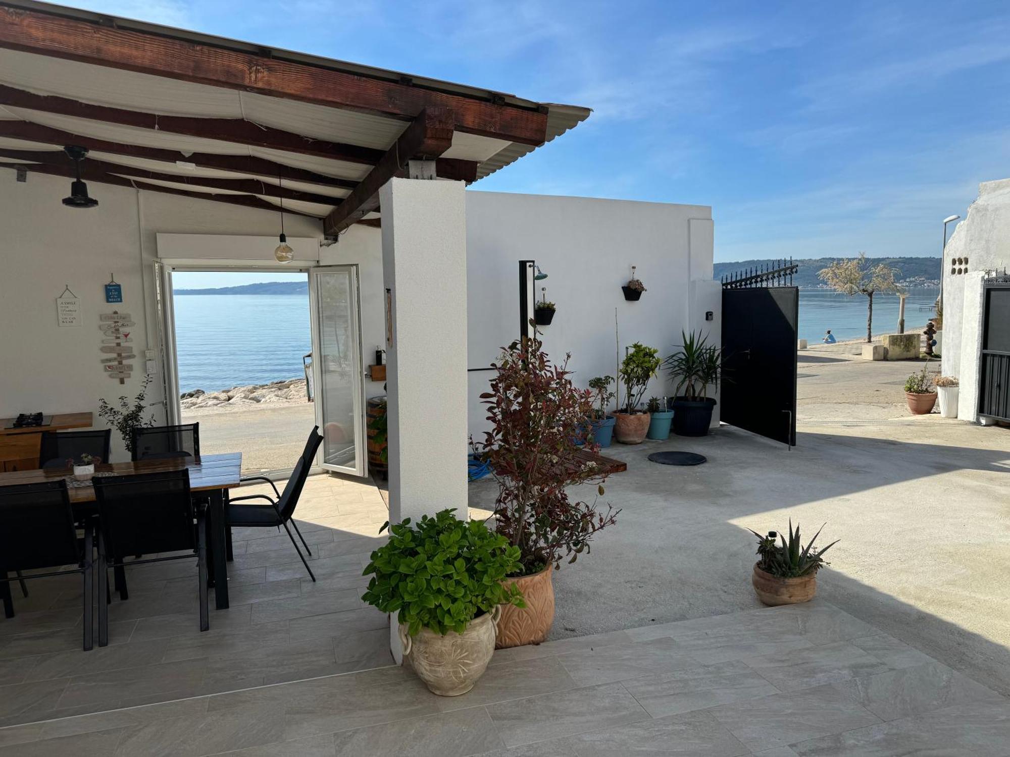 Beach House Oasis Villa Livak คาชเตลา ภายนอก รูปภาพ
