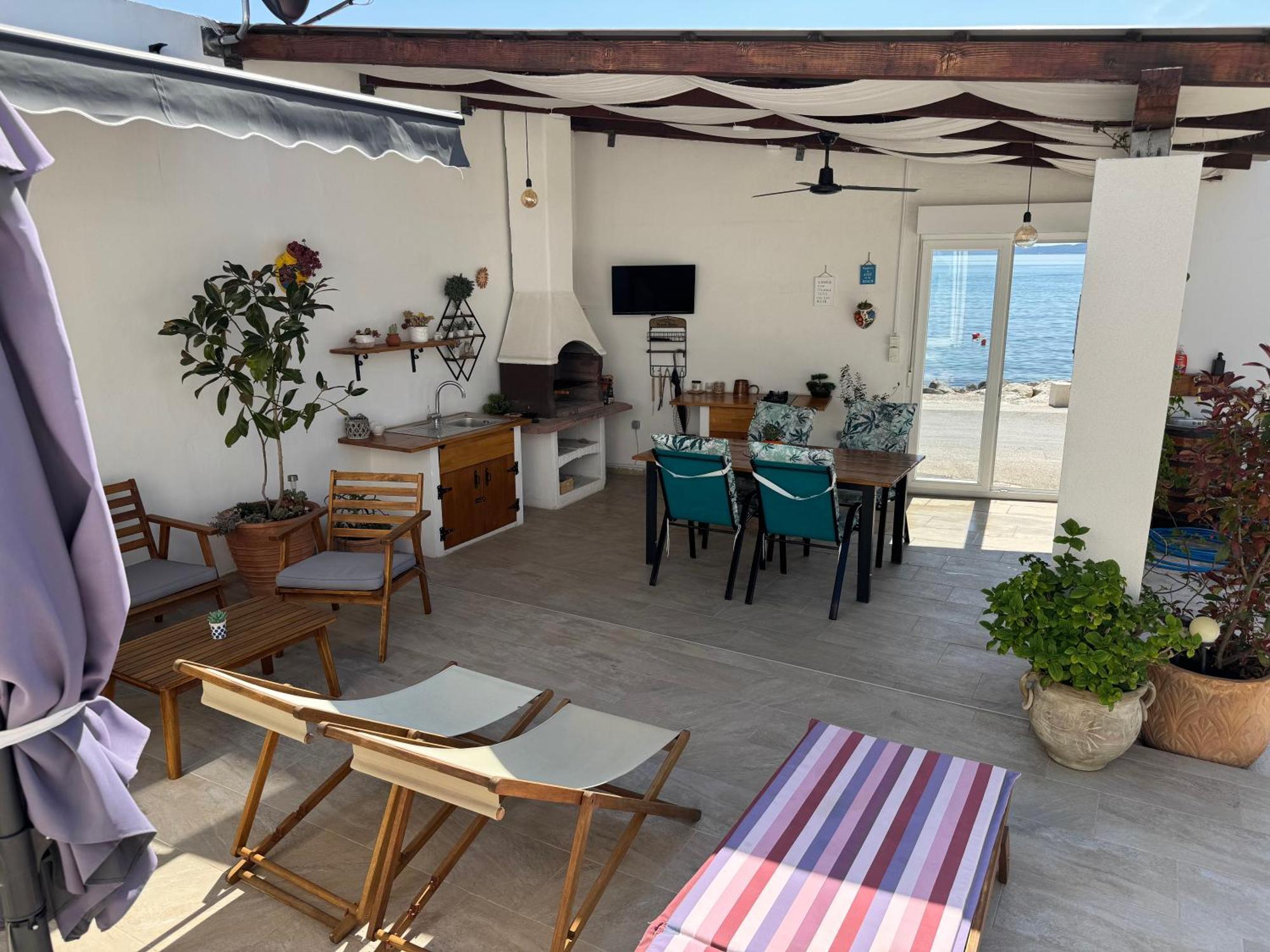 Beach House Oasis Villa Livak คาชเตลา ภายนอก รูปภาพ